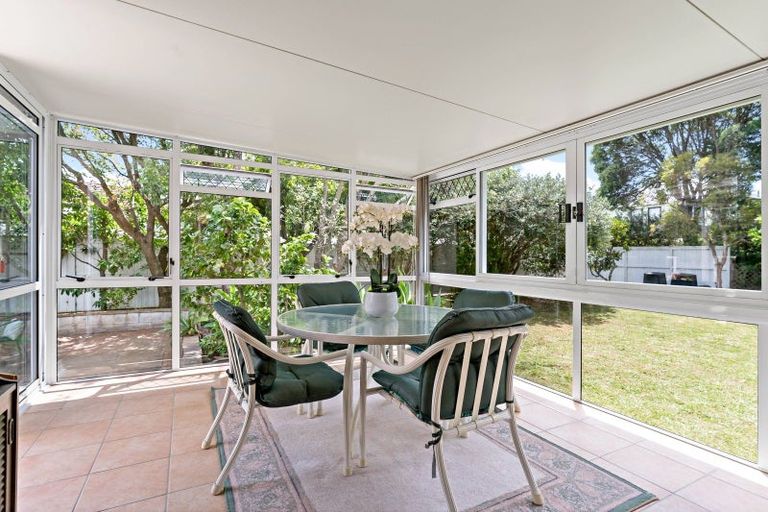 Photo of property in 8 Sorrel Crescent, Bucklands Beach, Auckland, 2012