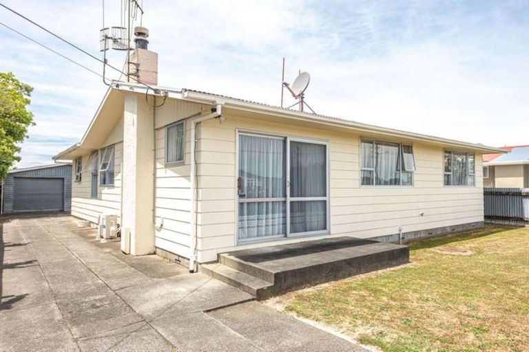 Photo of property in 25 Alexandra Street, Marton, 4710