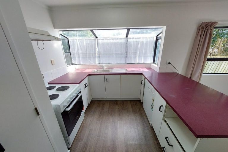 Photo of property in 10 Lacebark Court, Titirangi, Auckland, 0604