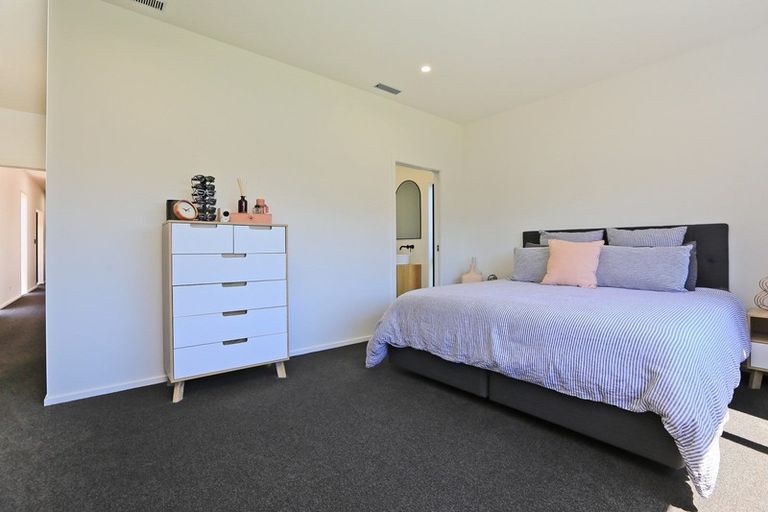 Photo of property in 27 Gee Place, Taradale, Napier, 4112