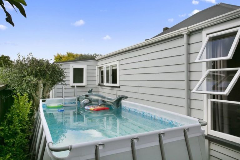 Photo of property in 92 Williams Street, Cambridge, 3434