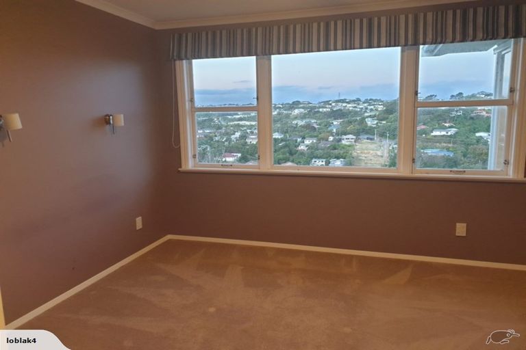 Photo of property in 111 Ruskin Road, Newlands, Wellington, 6037