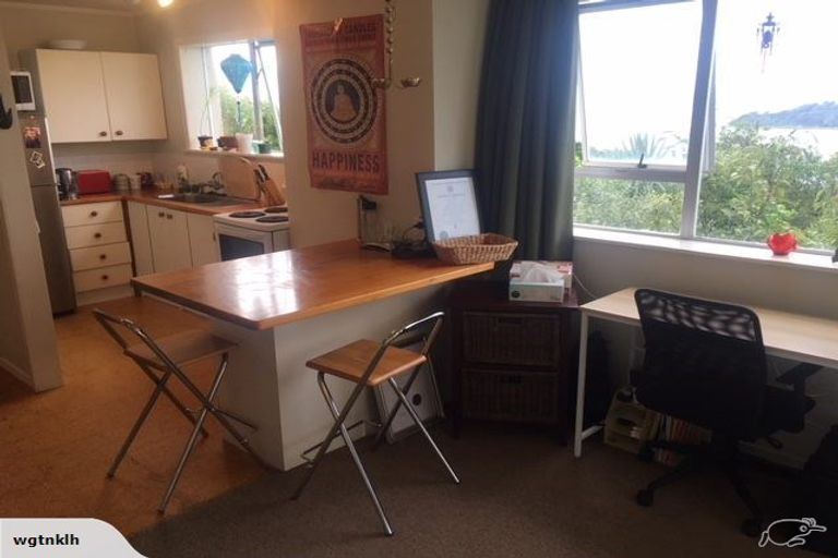 Photo of property in Grafon Court Flats, 2/53 Grafton Road, Roseneath, Wellington, 6011