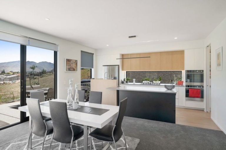 Photo of property in 14 Tuke Lane, Wanaka, 9305