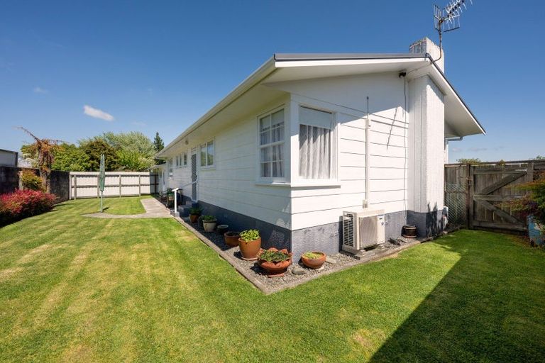 Photo of property in 25 Browning Crescent, Owhata, Rotorua, 3010