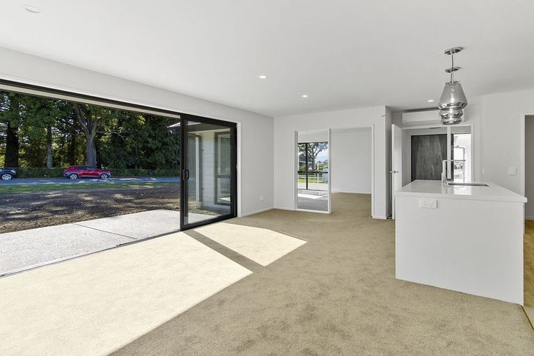 Photo of property in 16 Hillary Street, Waimate, 7924