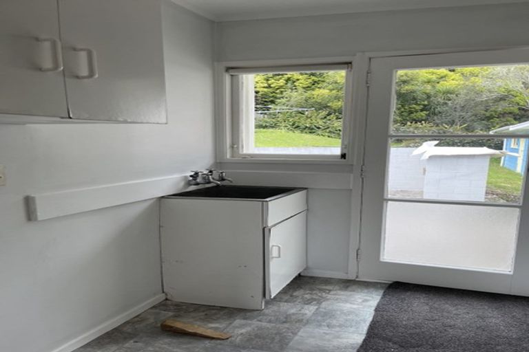 Photo of property in 27 Beaudine Avenue, Glenfield, Auckland, 0629