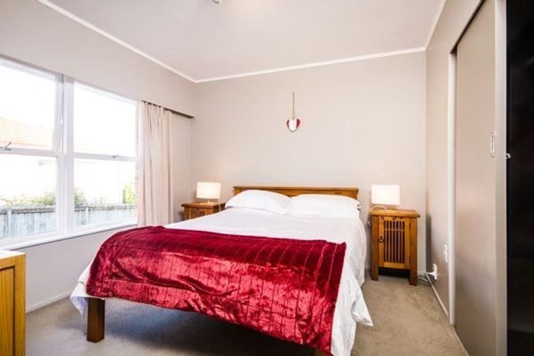 Photo of property in 2/8 Ngataringa Road, Devonport, Auckland, 0624