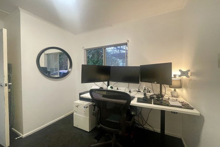 Photo of property in 2/50 Lincoln Avenue, Tawa, Wellington, 5028