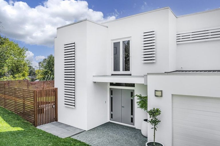 Photo of property in 3 Hikanui Drive, Havelock North, 4130