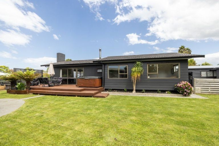 Photo of property in 22 Valerie Street, Clive, 4102