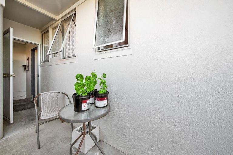 Photo of property in 1/15 Rimu Street, New Lynn, Auckland, 0600