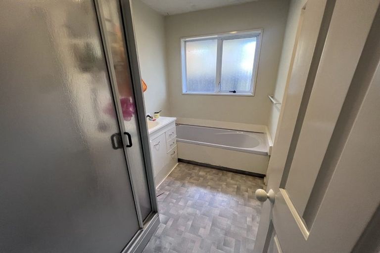 Photo of property in 2/19 Siska Place, Upper Riccarton, Christchurch, 8041