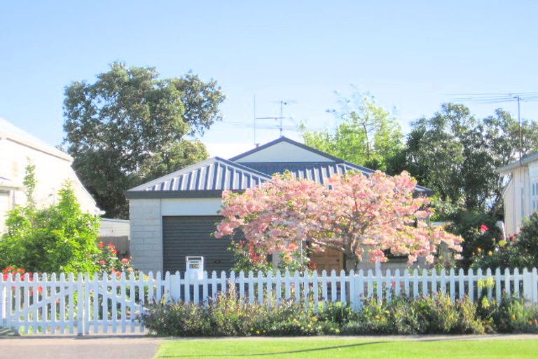 Photo of property in 102 Ormond Road, Whataupoko, Gisborne, 4010