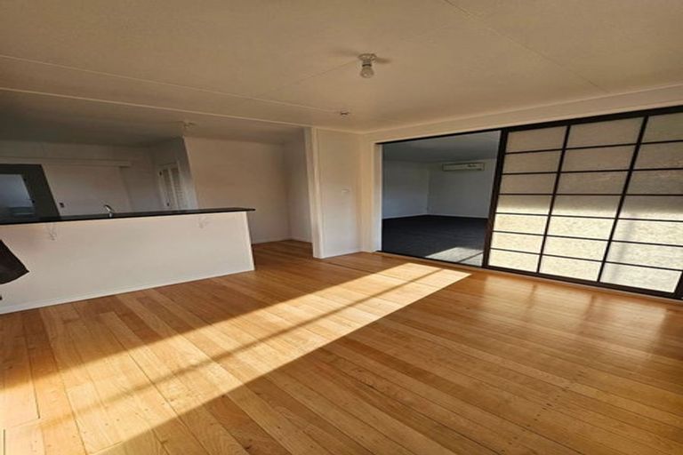 Photo of property in 264 Main Road, Tawa, Wellington, 5028