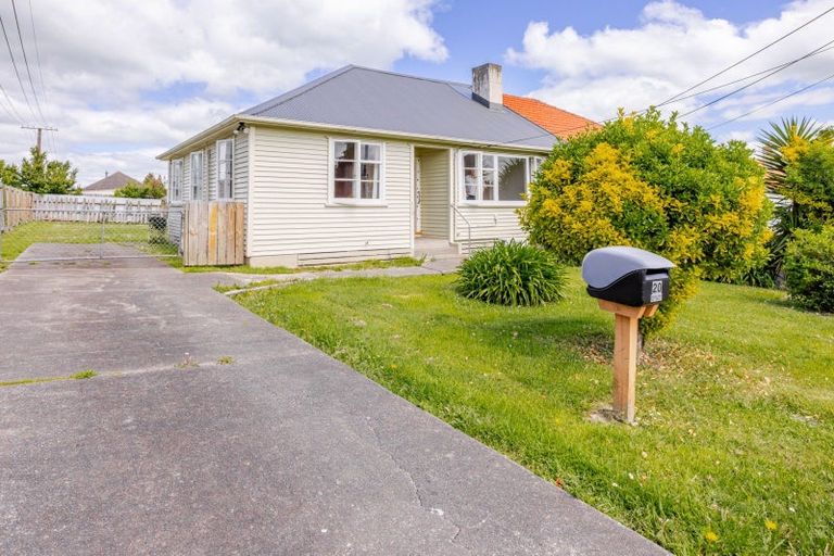 Photo of property in 20 Churchill Street, Waipukurau, 4200