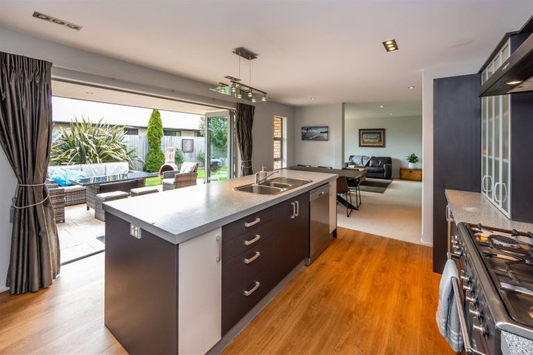 Photo of property in 6 James Drive, Woodend, 7610