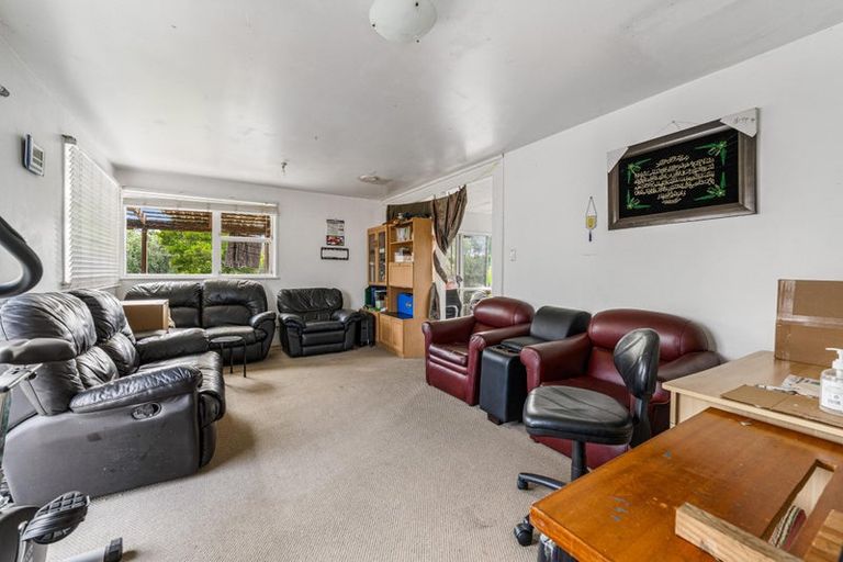 Photo of property in 62 Harmel Road, Glendene, Auckland, 0602