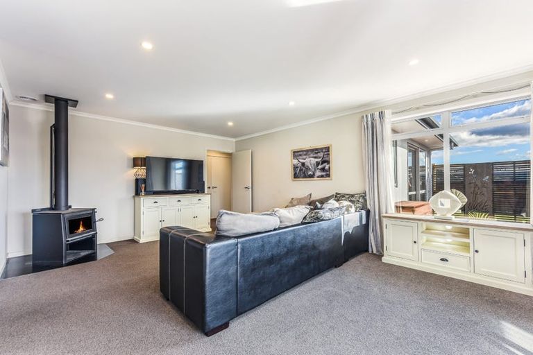 Photo of property in 42 Katania Heights, Brightwater, 7022