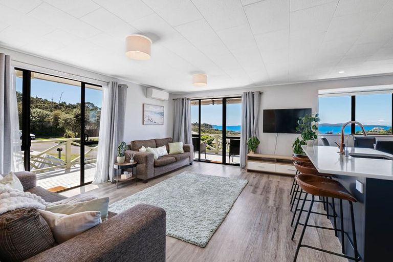 Photo of property in 11 Brampton Road, Snells Beach, 0920