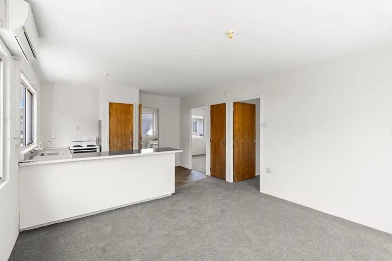 Photo of property in 2/124 Ngamotu Road, Spotswood, New Plymouth, 4310