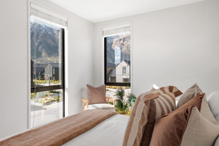 Photo of property in 39 Mulholland Drive, Jacks Point, 9371