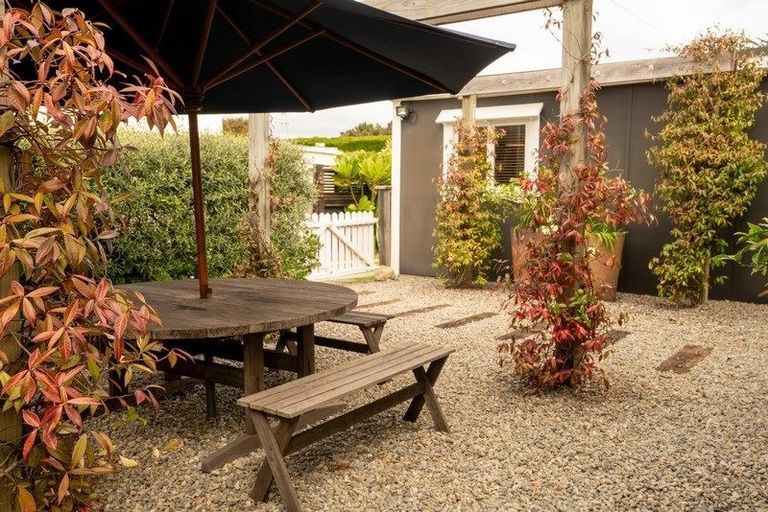 Photo of property in 6 Rauparaha Street, Waikanae Beach, Waikanae, 5036