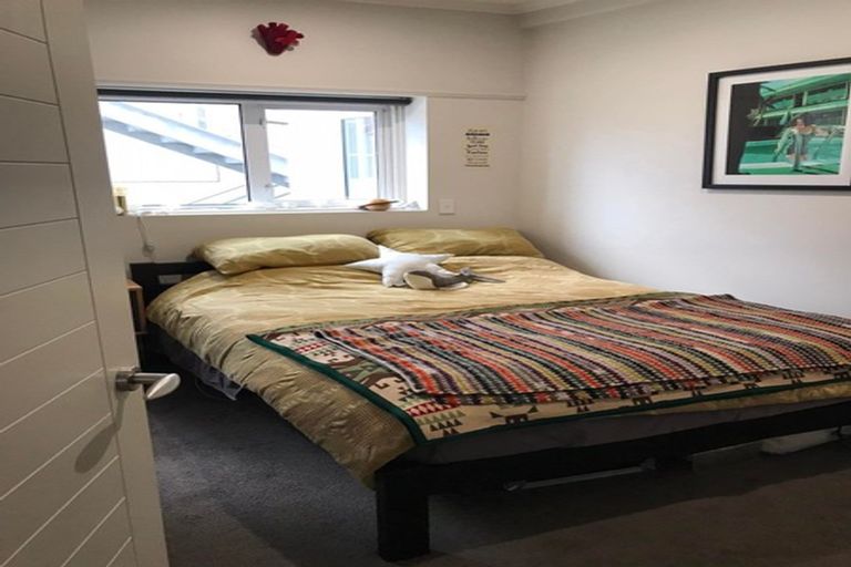 Photo of property in Fountain Court, 4/48 Oriental Parade, Oriental Bay, Wellington, 6011