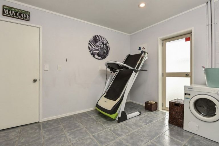 Photo of property in 253b Royal Road, Massey, Auckland, 0614