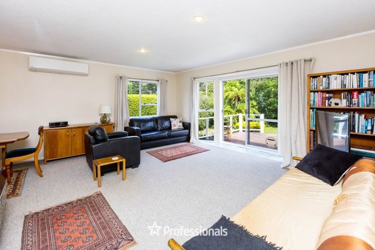 Photo of property in 1 Gemstone Drive, Birchville, Upper Hutt, 5018