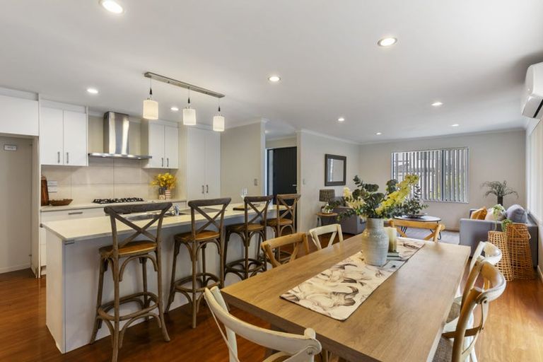 Photo of property in 12 Peerless Avenue, Takanini, 2112