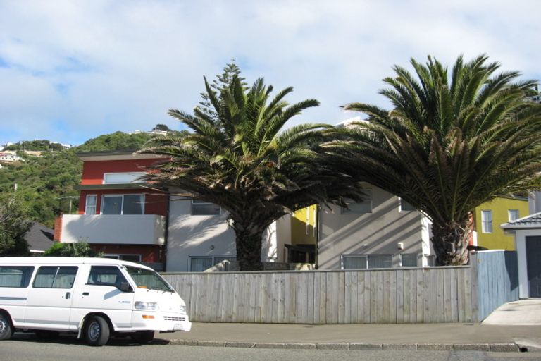 Photo of property in 10/138 Queens Drive, Lyall Bay, Wellington, 6022