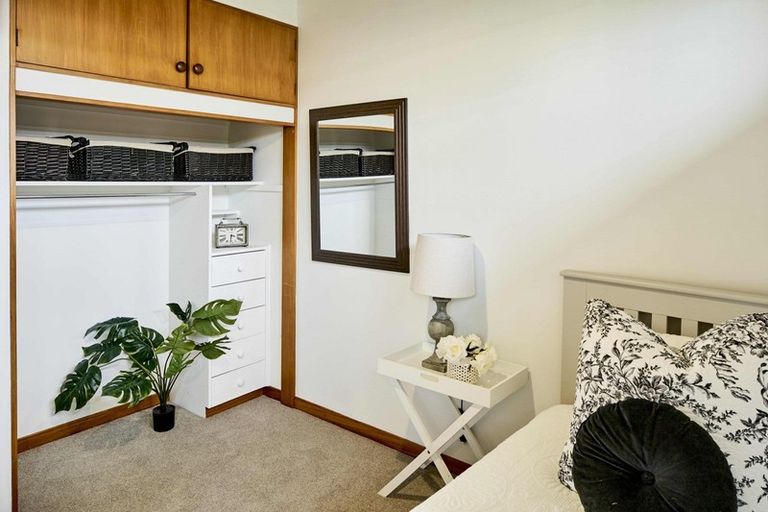 Photo of property in 33 Kiriwai Road, Paremata, Porirua, 5024