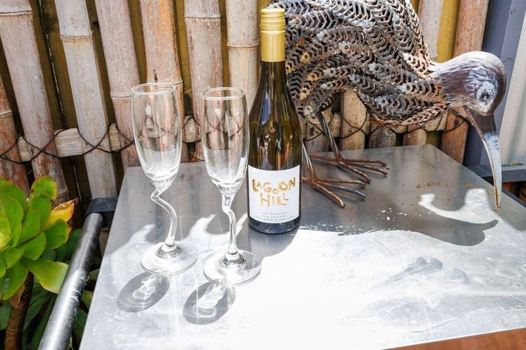 Photo of property in 21 Aspen Way, Kelvin Grove, Palmerston North, 4414