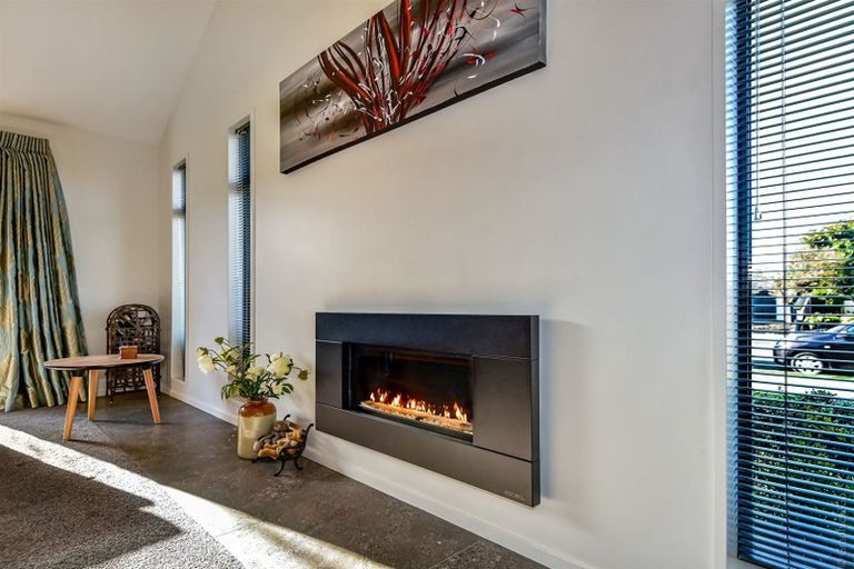 Photo of property in 54 Forest Drive, Parklands, Christchurch, 8083