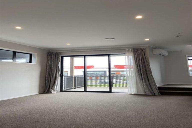 Photo of property in 83a Hobsonville Point Road, Hobsonville, Auckland, 0616