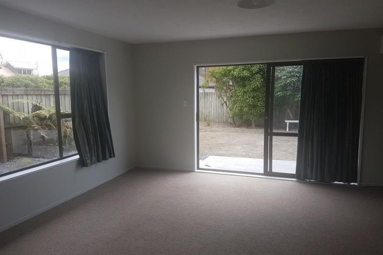 Photo of property in 2/63 Waratah Street, Avondale, Christchurch, 8061