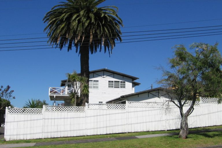 Photo of property in 69 Castor Bay Road, Castor Bay, Auckland, 0620