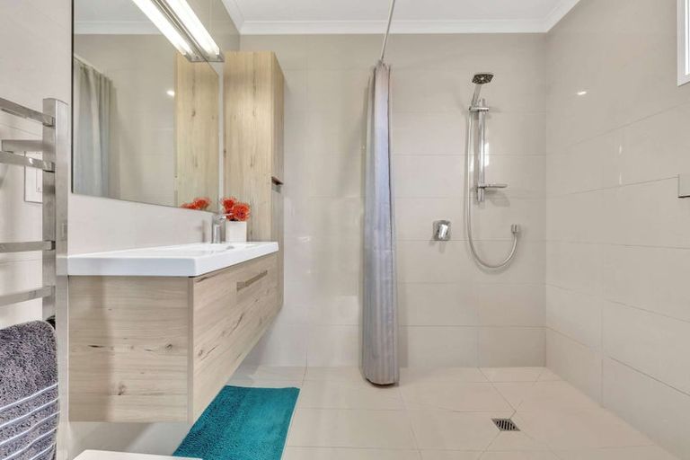 Photo of property in 20 Roseberry Place, Whitianga, 3510