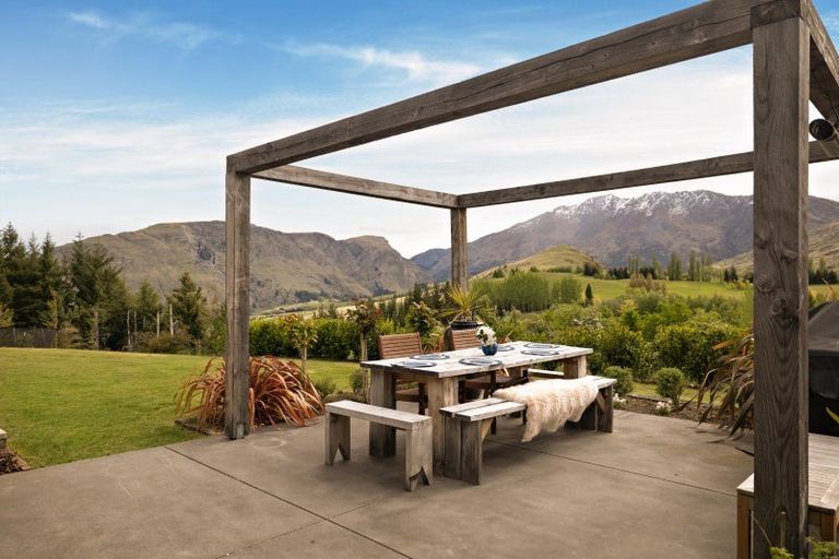 Photo of property in 86 Mountain View Road, Dalefield, Queenstown, 9371