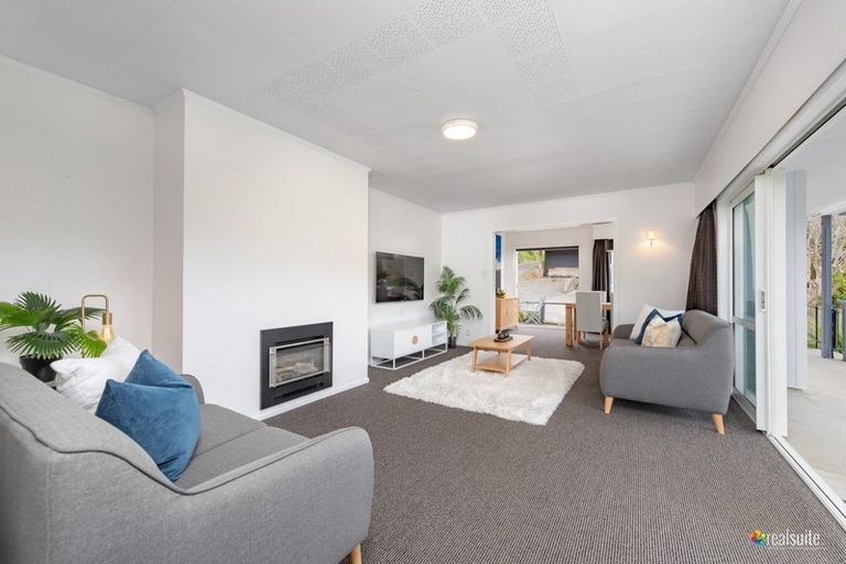 Photo of property in 24 Jocelyn Crescent, Pinehaven, Upper Hutt, 5019