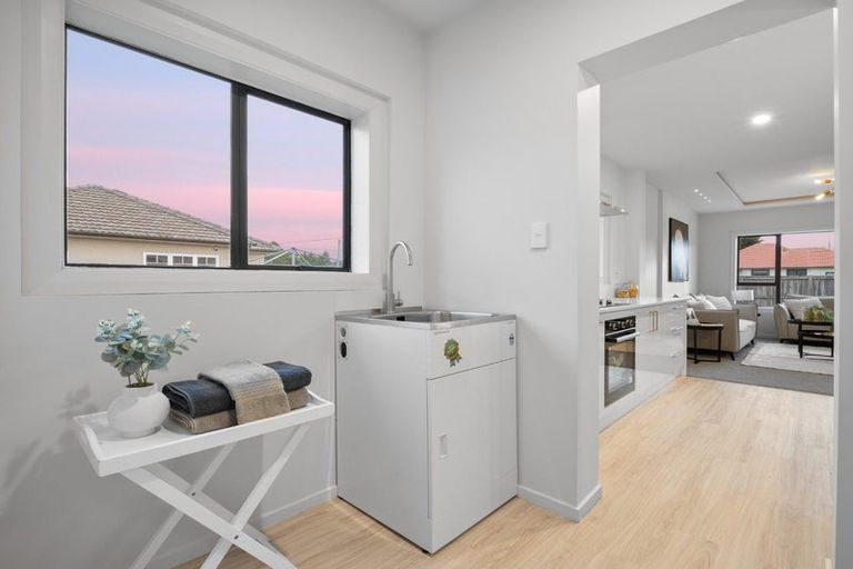 Photo of property in 86 Racecourse Road, Sockburn, Christchurch, 8042