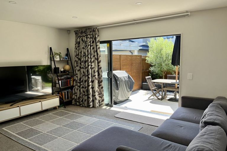 Photo of property in 2/64 Packe Street, Edgeware, Christchurch, 8013