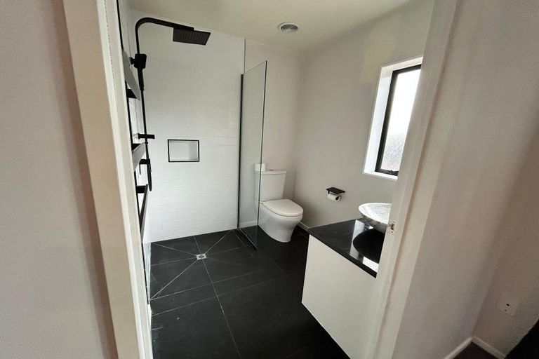 Photo of property in 72 Konini Road, Titirangi, Auckland, 0604