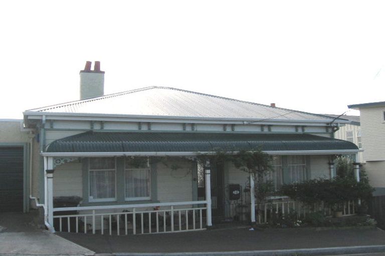 Photo of property in 2 The Crescent, Roseneath, Wellington, 6011