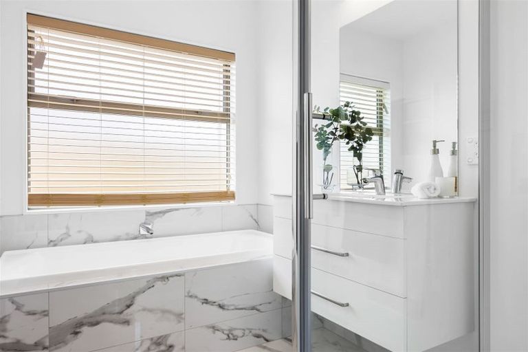 Photo of property in 2 Hapua Lane, Pegasus, 7612