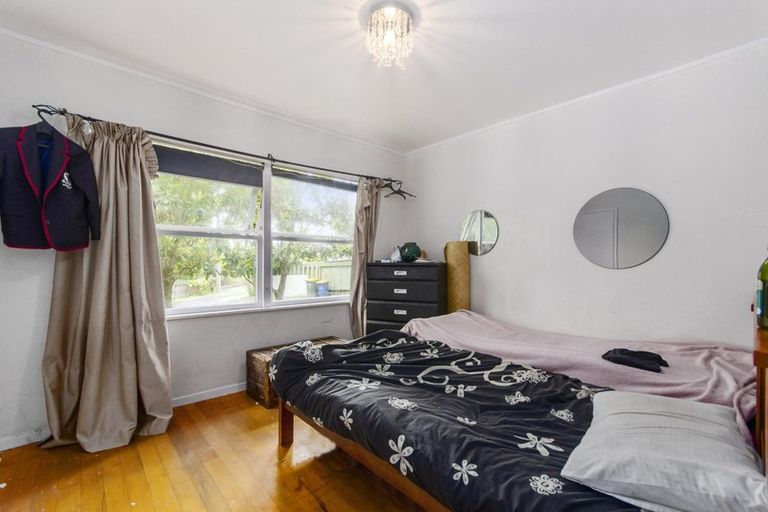 Photo of property in 139 View Road, Sunnyvale, Auckland, 0612