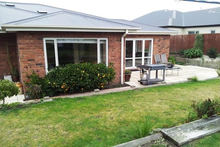 Photo of property in 5 Matthew Place, Kawaha Point, Rotorua, 3010