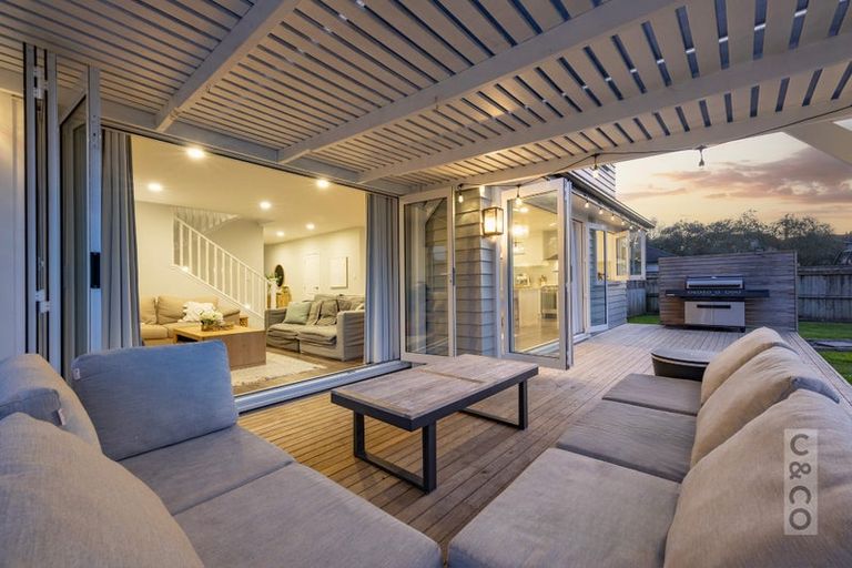 Photo of property in 11 Kahika Grove, Huapai, Kumeu, 0810