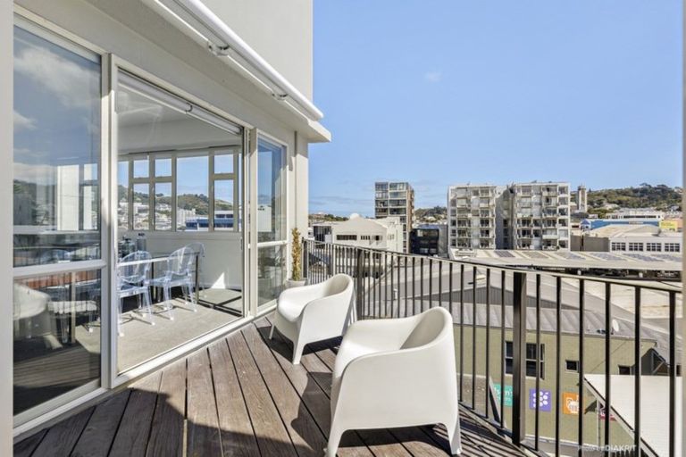 Photo of property in De Vere Apartments, 7/23 Tennyson Street, Te Aro, Wellington, 6011